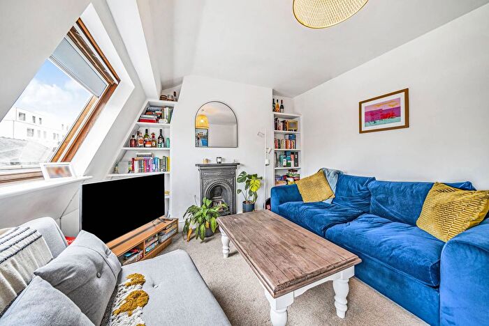 1 Bedroom Flat To Rent In Landor Road, Clapham North, London, SW9