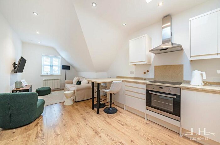 2 Bedroom Apartment For Sale In St James Court, West Horndon, CM13