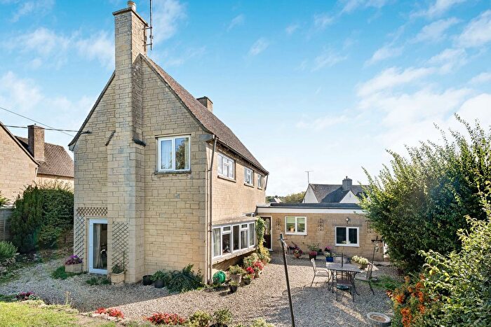 3 Bedroom Detached House For Sale In St Johns Close, Cirencester, Gloucestershire, GL7