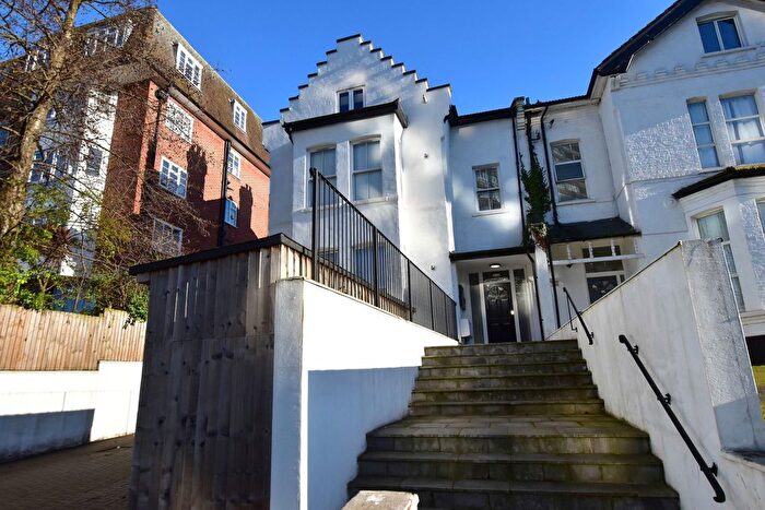 2 Bedroom Flat For Sale In Shoot Up Hill, London, NW2