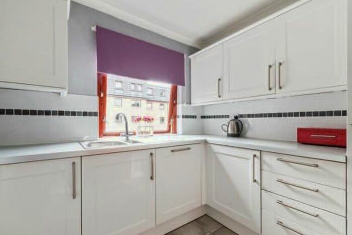 2 Bedroom Flat To Rent In Belhaven Place, Morningside, Edinburgh, EH10