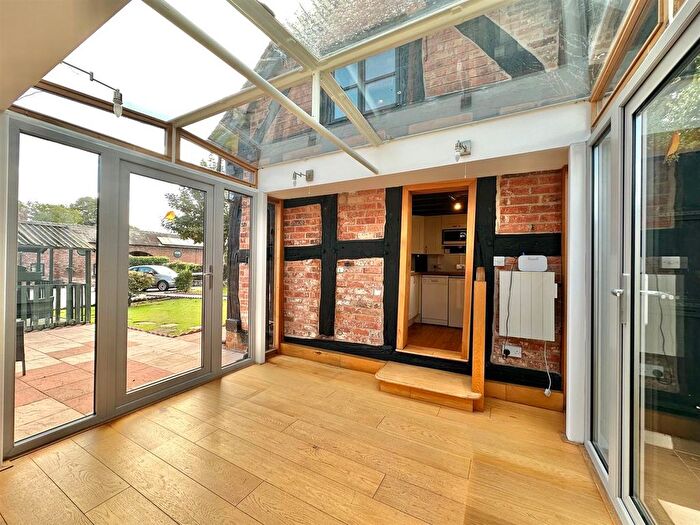 2 Bedroom Cottage For Sale In Nantwich Road, Wrenbury, Cheshire, CW5