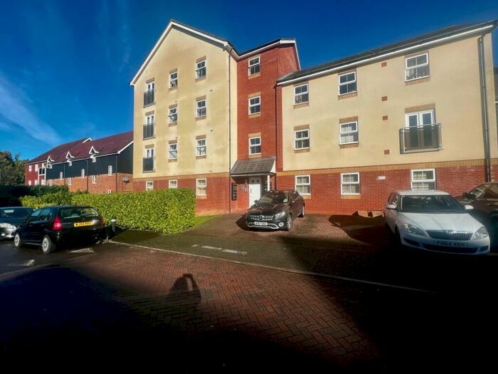 2 Bedroom Apartment To Rent In White's Way, Hedge End, Southampton, SO30
