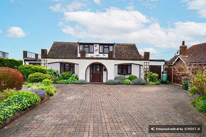 3 Bedroom Detached House For Sale In Cobsden Road, St. Marys Bay, TN29