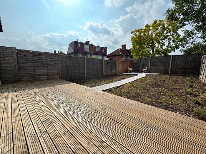 2 Bedroom Flat For Sale In Fountain Road, London, SW17