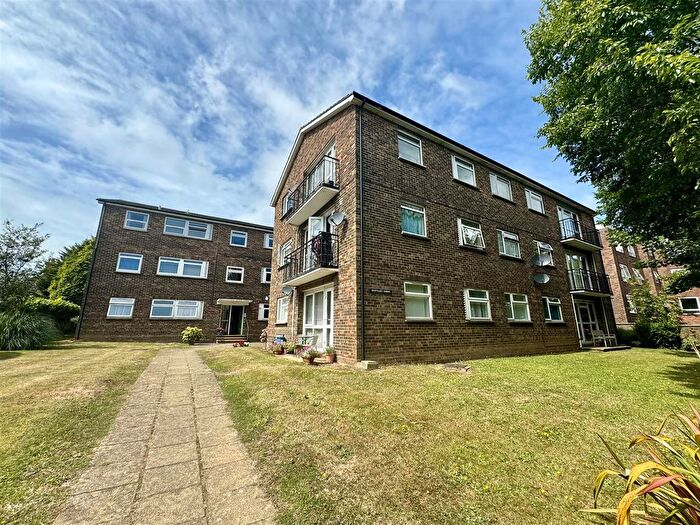 2 Bedroom Flat To Rent In Sutherland Avenue, Bexhill-On-Sea, TN39