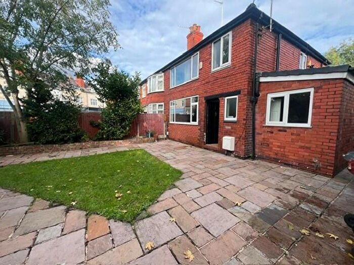 5 Bedroom End Of Terrace House To Rent In Parrs Wood Road, M20