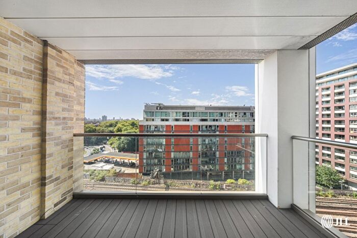 2 Bedroom Flat To Rent In Prince Of Wales Drive, London, SW11