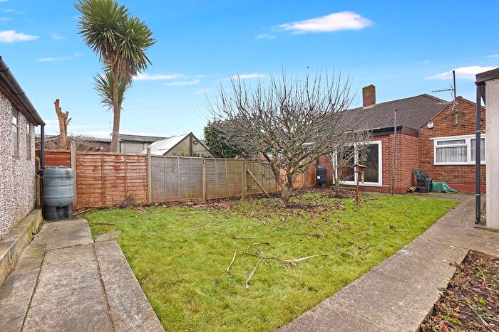 2 Bedroom Bungalow For Sale In High View Drive, Chatham, ME5