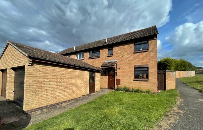 3 Bedroom Semi-Detached House To Rent In Ironstone Lane, Northampton, NN4