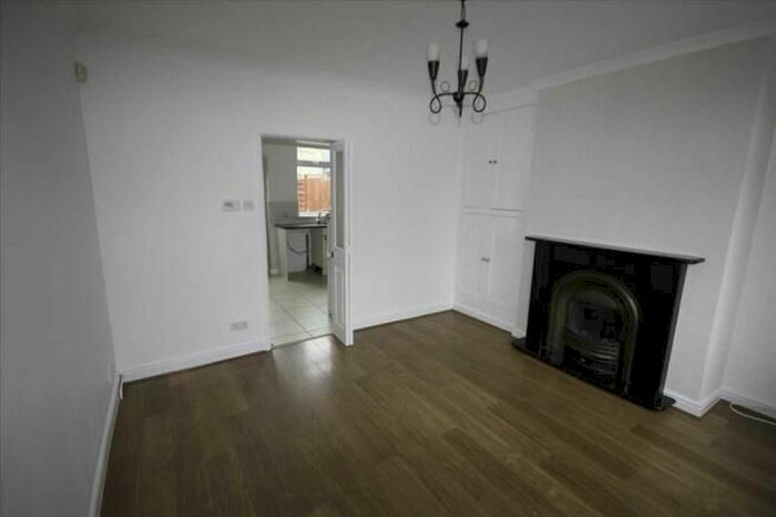 2 Bedroom Property To Rent In Vincent Crescent, Chesterfield, S40