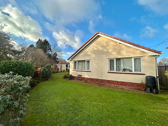 3 Bedroom Detached Bungalow For Sale In Stowey Park, Yatton, BS49