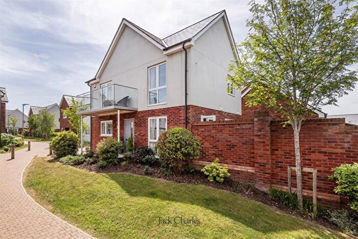 3 Bedroom Detached House For Sale In High Tree Lane, Tunbridge Wells, TN2