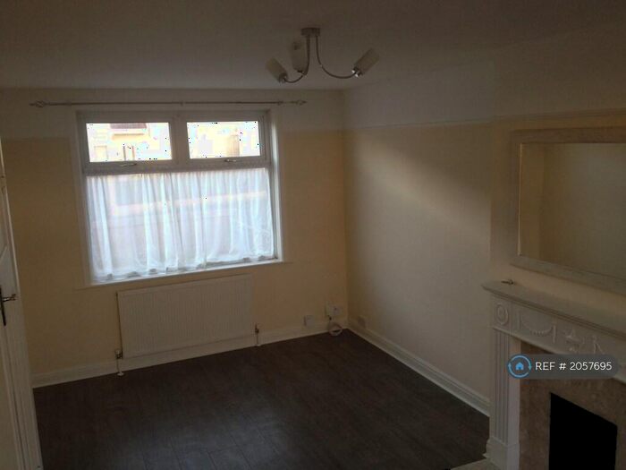 2 Bedroom Terraced House To Rent In Mansfield Street, Bristol, BS3