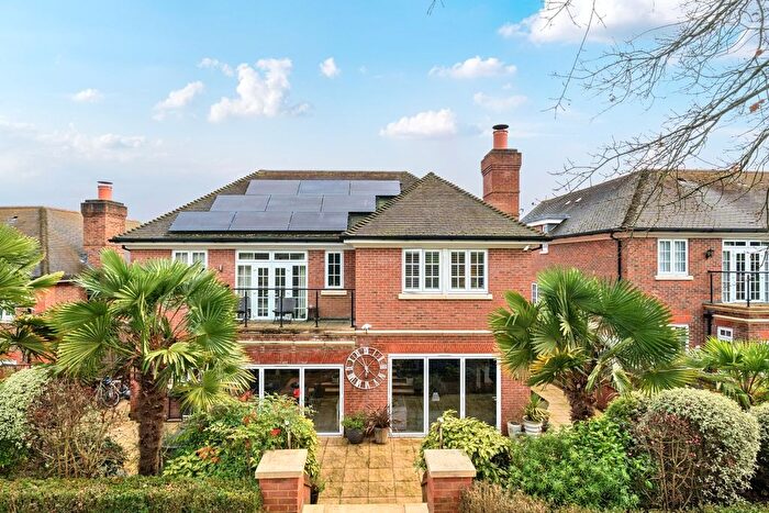 5 Bedroom Detached House To Rent In Pelling Hill, Old Windsor, Windsor, SL4