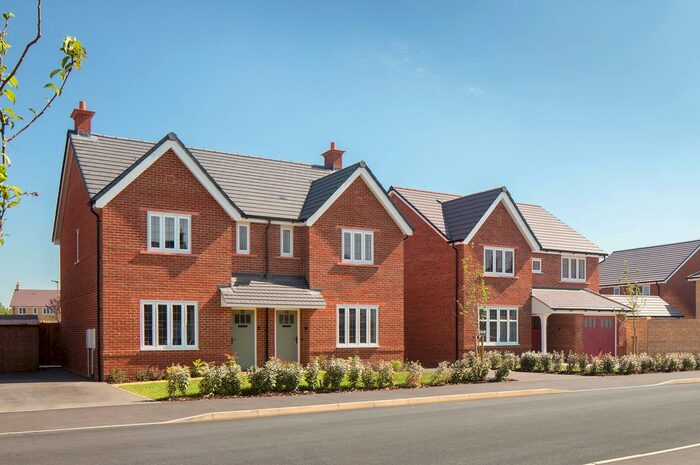 3 Bedroom Semi-Detached House For Sale In Asgard Green, Watlington, OX49