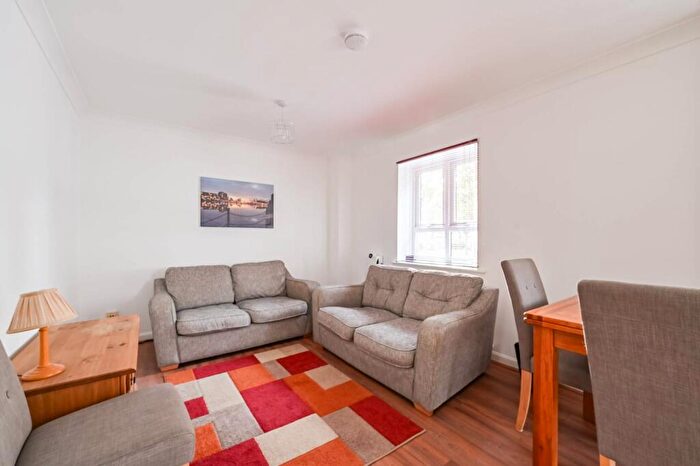 2 Bedroom Flat For Sale In Munnings House, , Docklands, London, E16