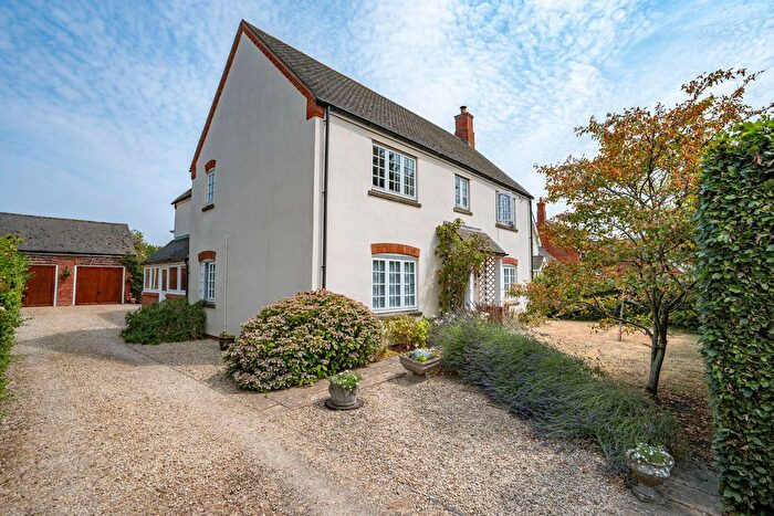 4 Bedroom Detached House For Sale In Gilberts End, Hanley Castle, Malvern, Worcestershire, WR8