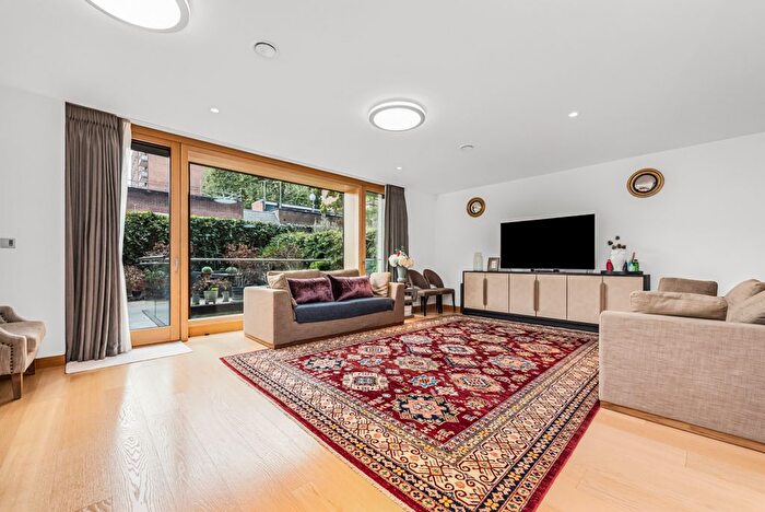 3 Bedroom Flat For Sale In Vicarage Gate House, Kensington, London, W8