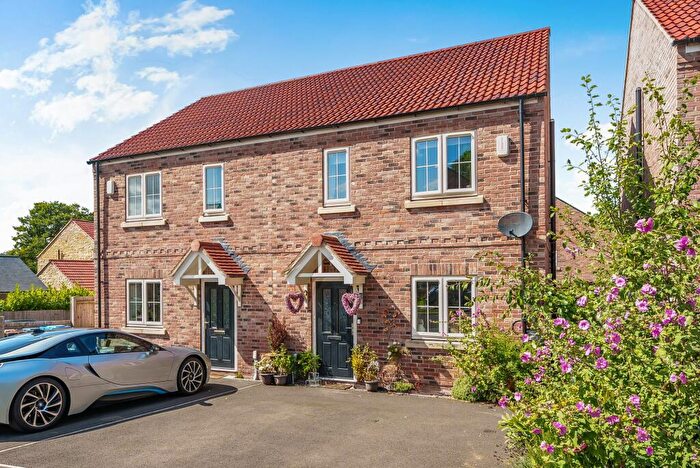 3 Bedroom Semi-Detached House For Sale In Hawthorne Close, Markington, HG3