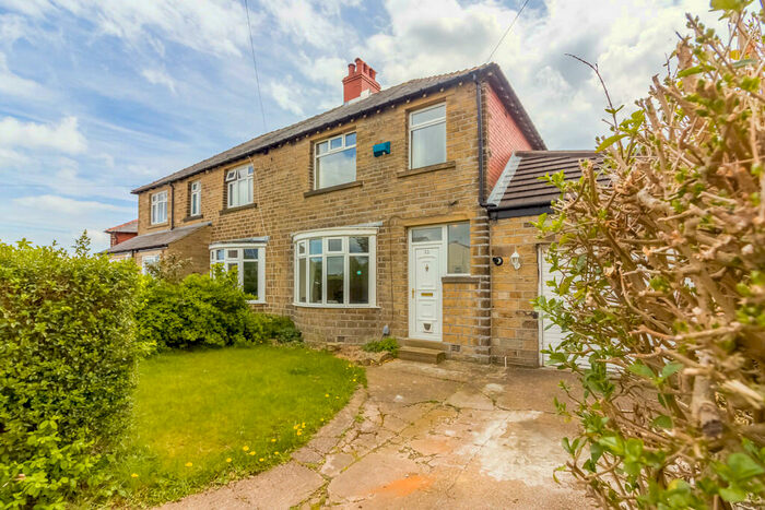 3 Bedroom Semi-Detached House To Rent In New Laithe Hill, Newsome, Huddersfield, HD4
