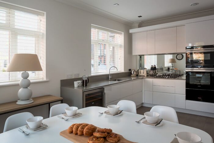 3 Bedroom Town House To Rent In Egerton Drive, Isleworth, TW7