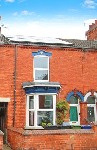 3 Bedroom Terraced House For Sale In Legsby Avenue, Grimsby, DN32