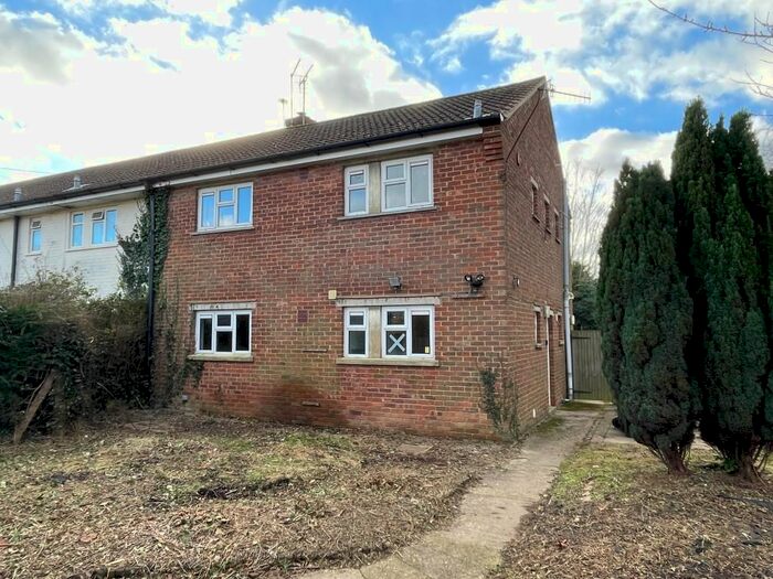 1 Bedroom Flat For Sale In Orchard Close, Horsmonden, Tonbridge, Kent, TN12