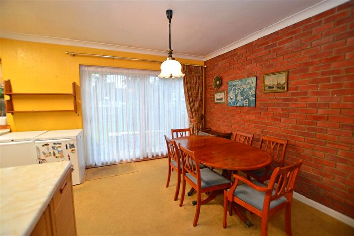 3 Bedroom Semi-Detached House For Sale In Villiers Avenue, Twickenham, TW2