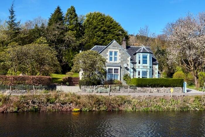 4 Bedroom Semi-Detached House For Sale In West Bank Road, Ardrishaig, Lochgilphead, PA30