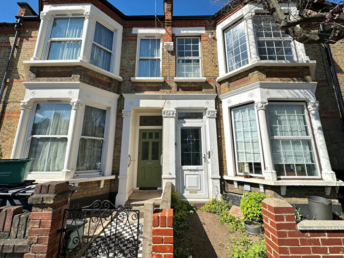 2 Bedroom Flat To Rent In Aspinall Road, Brockley, SE4
