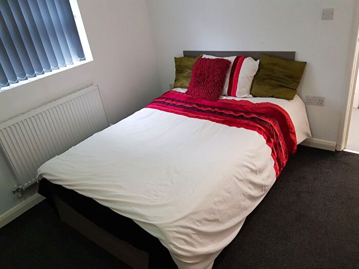 2 Bedroom Flat To Rent In Bed Flat, Victoria Views, Victoria Park Road, Leicester, LE2