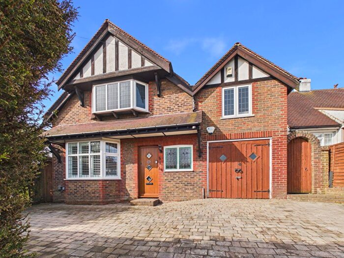4 Bedroom Detached House For Sale In Benfield Way, Portslade, BN41