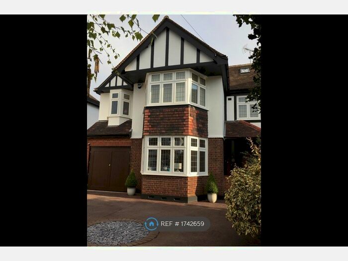 5 Bedroom Semi-Detached House To Rent In Stewart Avenue, Upminster, RM14