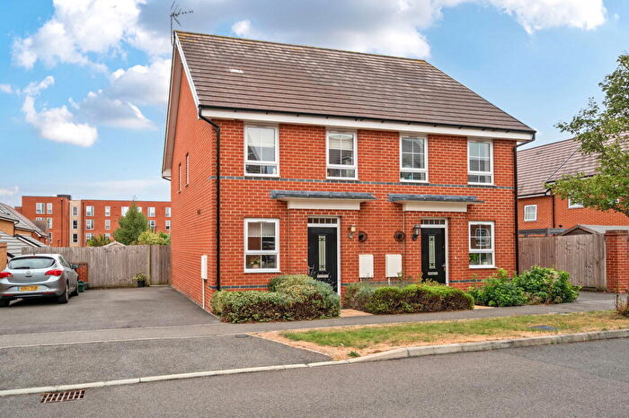 2 Bedroom Semi-Detached House For Sale In Chapel Gate, Basingstoke, RG21