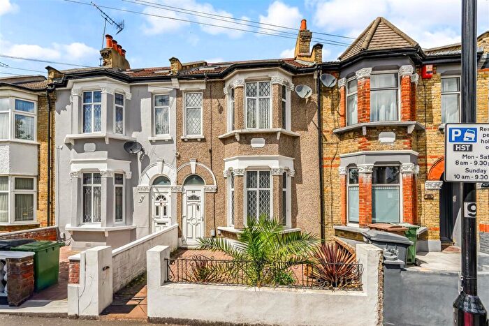 5 Bedroom Terraced House For Sale In Hatherley Road, Walthamstow, E17