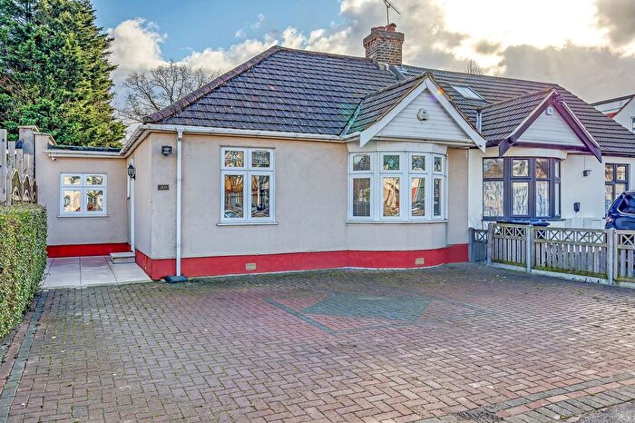 5 Bedroom Semi Detached Bungalow To Rent In Eastern Avenue, Ilford, IG2