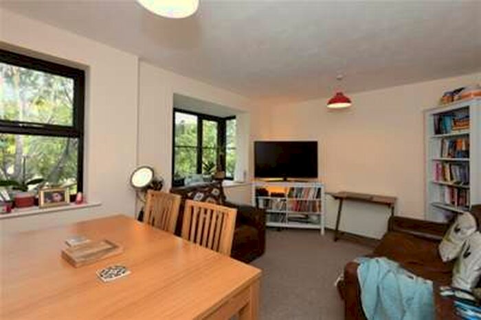 2 Bedroom Flat To Rent In Hallingbury Court, Forest Road E17