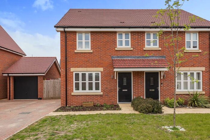 2 Bedroom Semi-Detached House For Sale In Hicks Close, Chalgrove, OX44