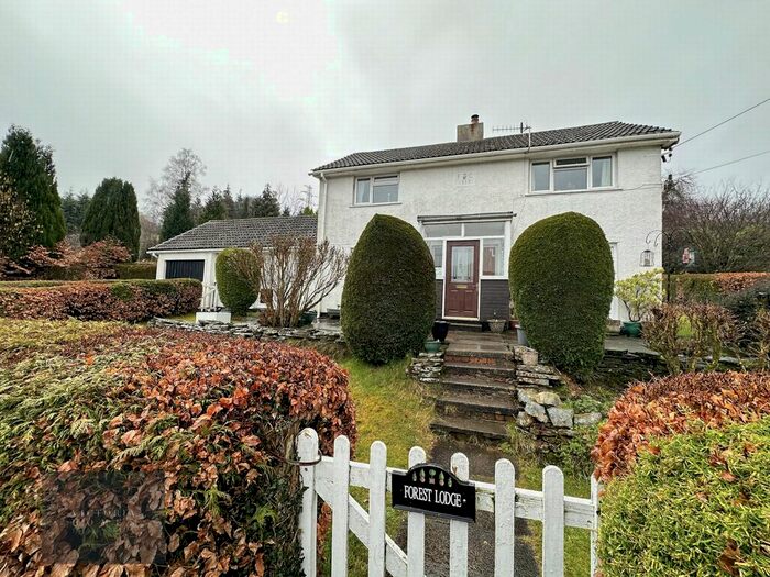 3 Bedroom Detached House For Sale In Pendarren Road, Aberbeeg, NP13