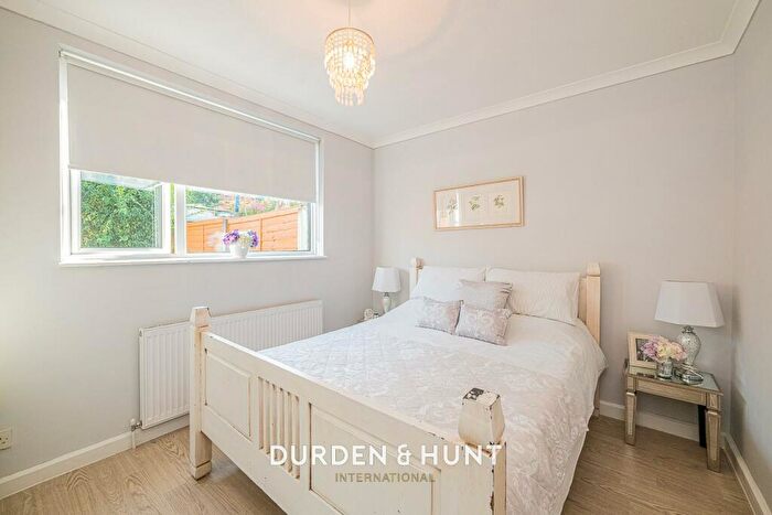2 Bedroom Apartment For Sale In Station Way, Buckhurst Hill, IG9