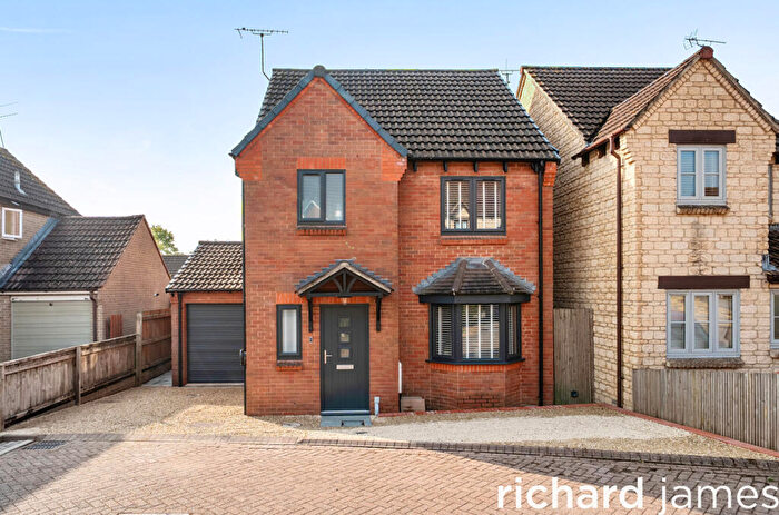 4 Bedroom Detached House For Sale In Skew Bridge Close, Royal Wootton Bassett, SN4