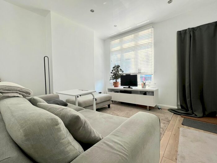 2 Bedroom Terraced House To Rent In Exeter Road, Croydon, CR0