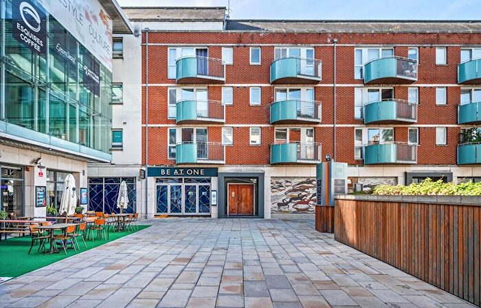 2 Bedroom Flat For Sale In The Oaks Square, Epsom, KT19