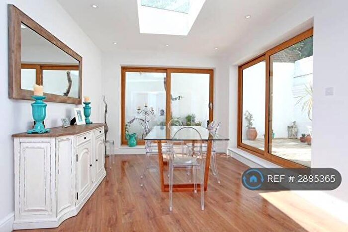 2 Bedroom Flat To Rent In Islington, London, N1