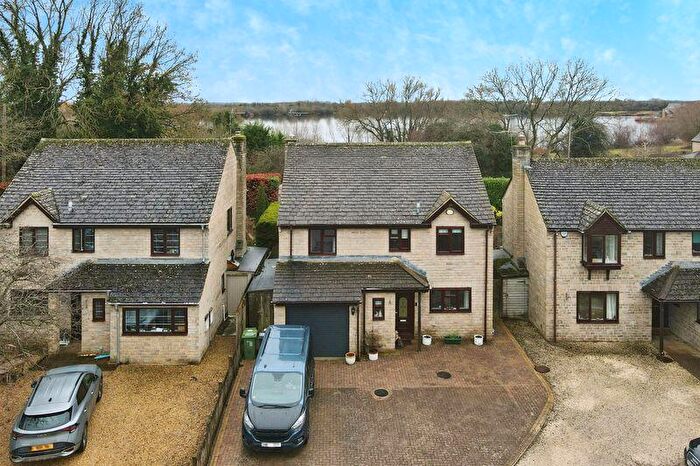 4 Bedroom Detached House For Sale In Lakeside, South Cerney, Gloucestershire, GL7