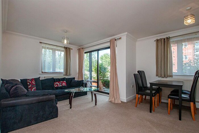 2 Bedroom Flat To Rent In Kelling Way, Broughton, MK10