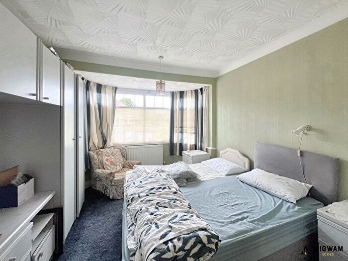 3 Bedroom End Of Terrace House For Sale In St. Marys Avenue, Hull, HU5