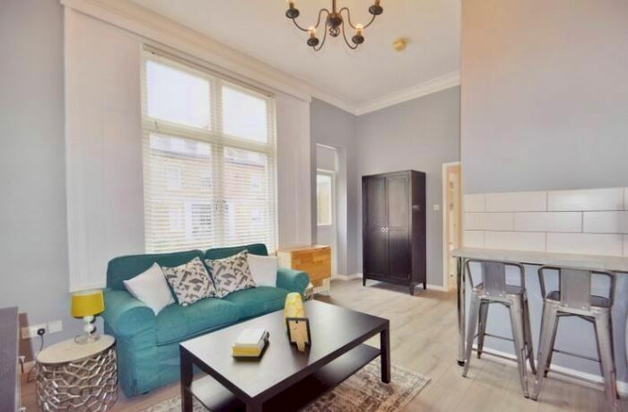 1 Bedroom Flat To Rent In St Stephens Avenue, Shepherds Bush, W12