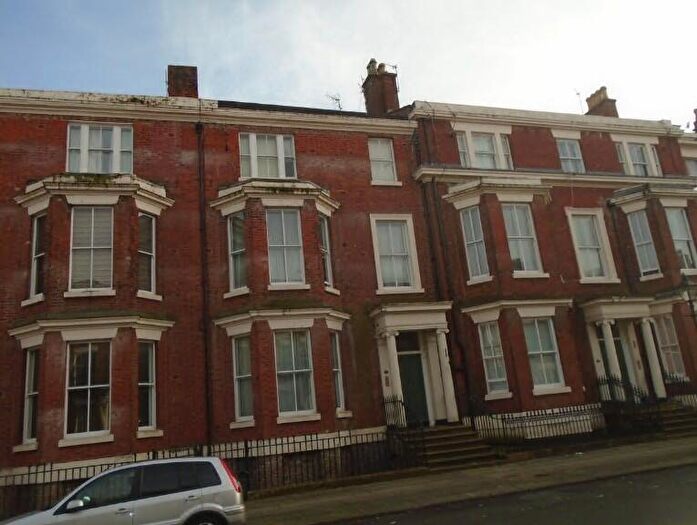 2 Bedroom Flat To Rent In Huskisson Street, Liverpool, Merseyside, L8